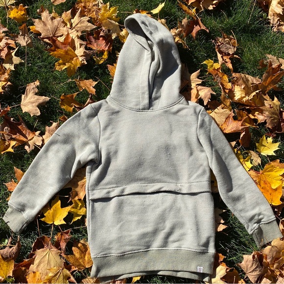 Hoodie with front zipper pocket - Picture 3 of 6